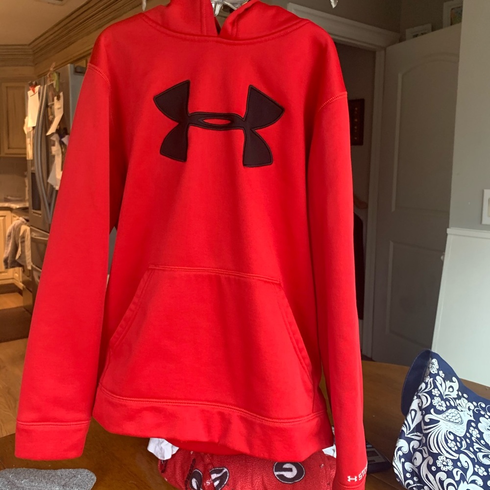 Boys youth medium UA Storm Hoodie